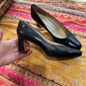 Etienne Aigner Black Low-Heel Shoes – Size 6.5 – Classic Elegance